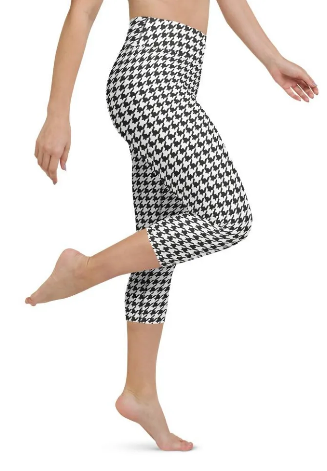 Black & White Houndstooth Print Yoga Capris