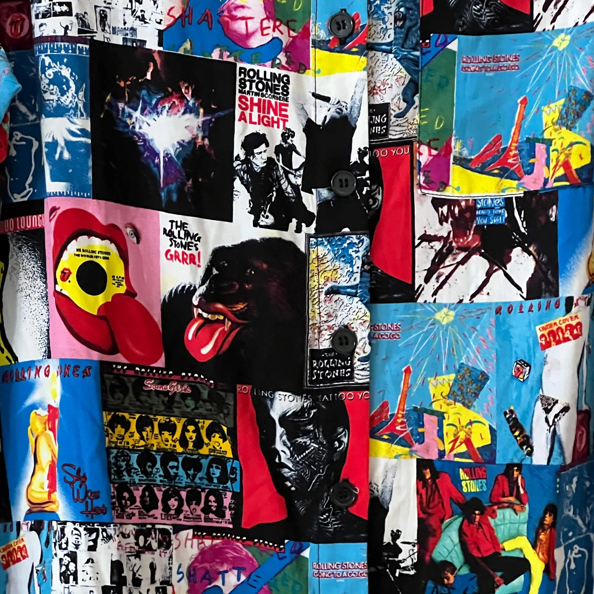 NEW Rolling Stones All Over Graphic Print - Button-Up Short Sleeve Shirt - M