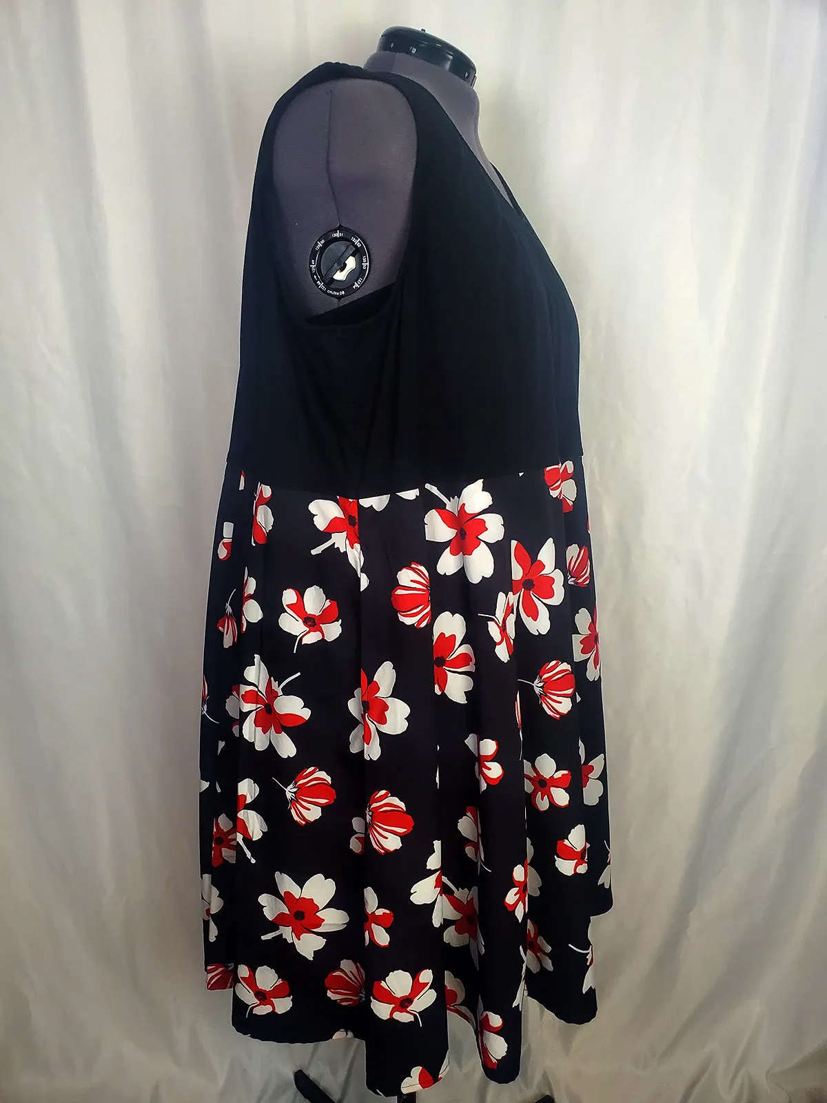 Wayward Fancies by eShakti Size 5X Black & Red Floral Dress