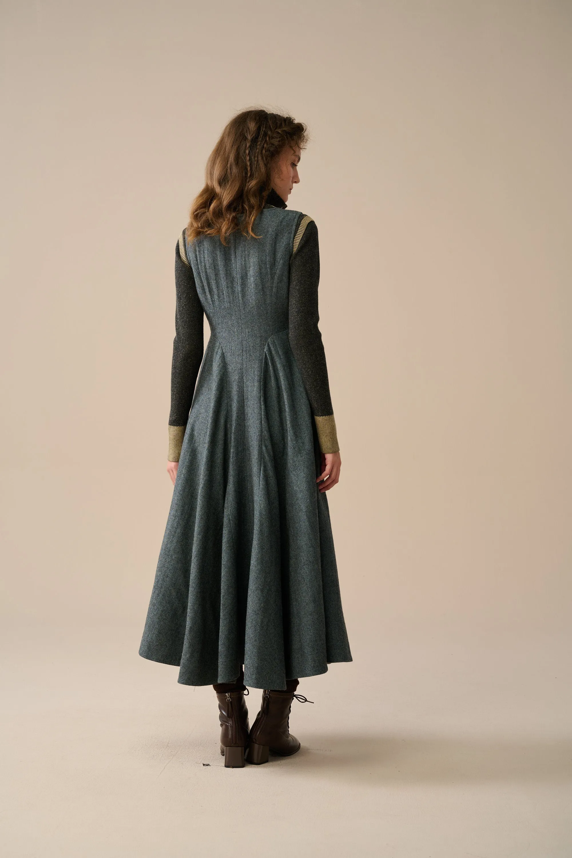 Yedda 17 | single breasted wool dress